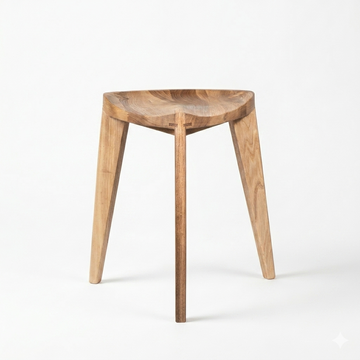 Kurumi Oku Natur L – Handcrafted Solid European Walnut Three-Legged Stool